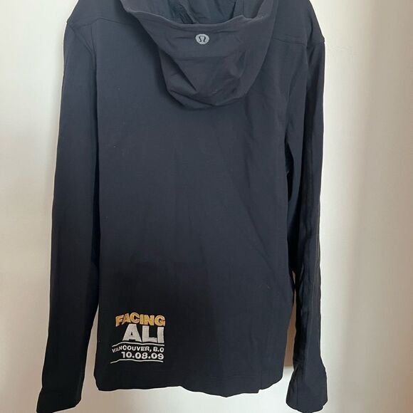 Lululemon Jacket With Hood - Picture 4 of 6